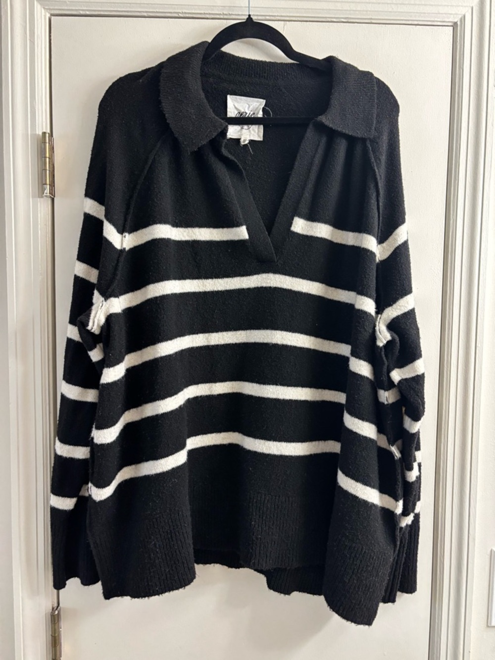aerie Black & White Striped V-Neck Collared Sweater